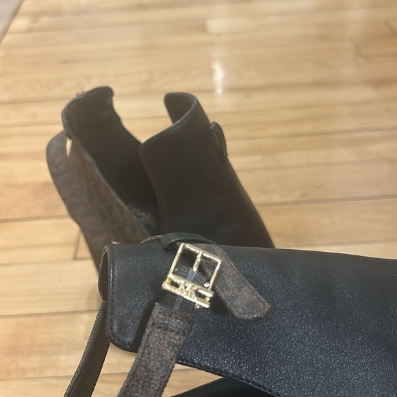 MK high heels excellent condition. Never worn. - Picture 6 of 6